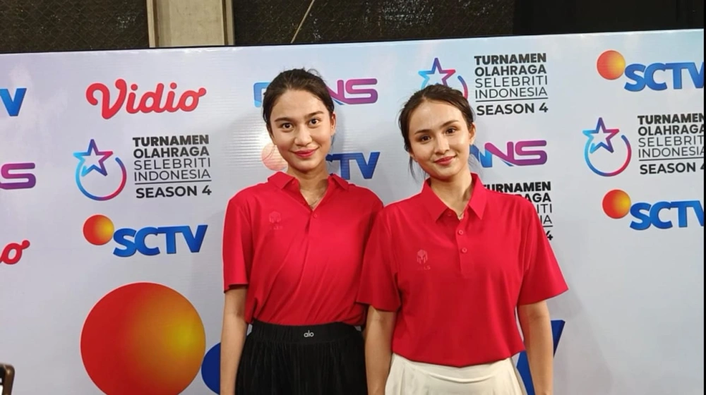 Azizah Salsha dan Angie Marcheria di GOR Rawamangun, Jakarta Timur. [FTNews/Raka]